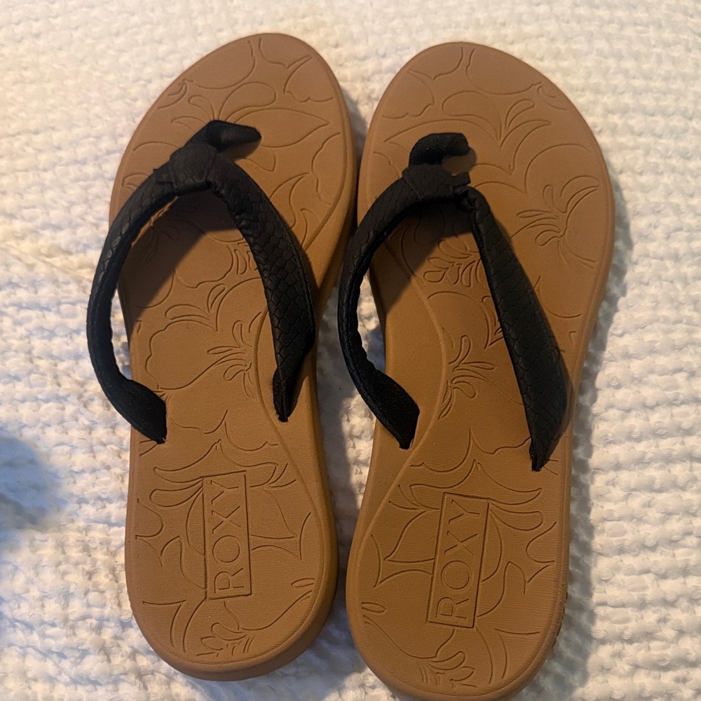Roxy Kids Brown Footbed Black Strap Flip Flops